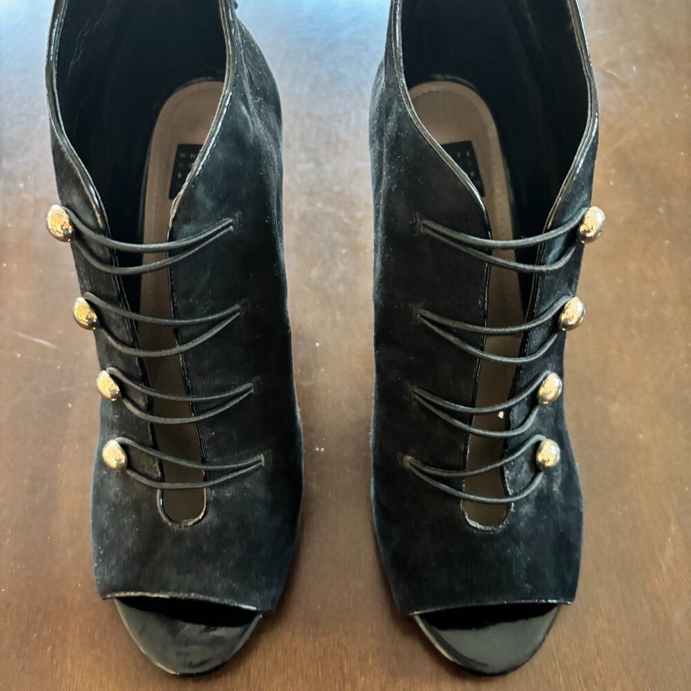 White House Black Market Suede/Patent Peep-Toe Booties Size 8M